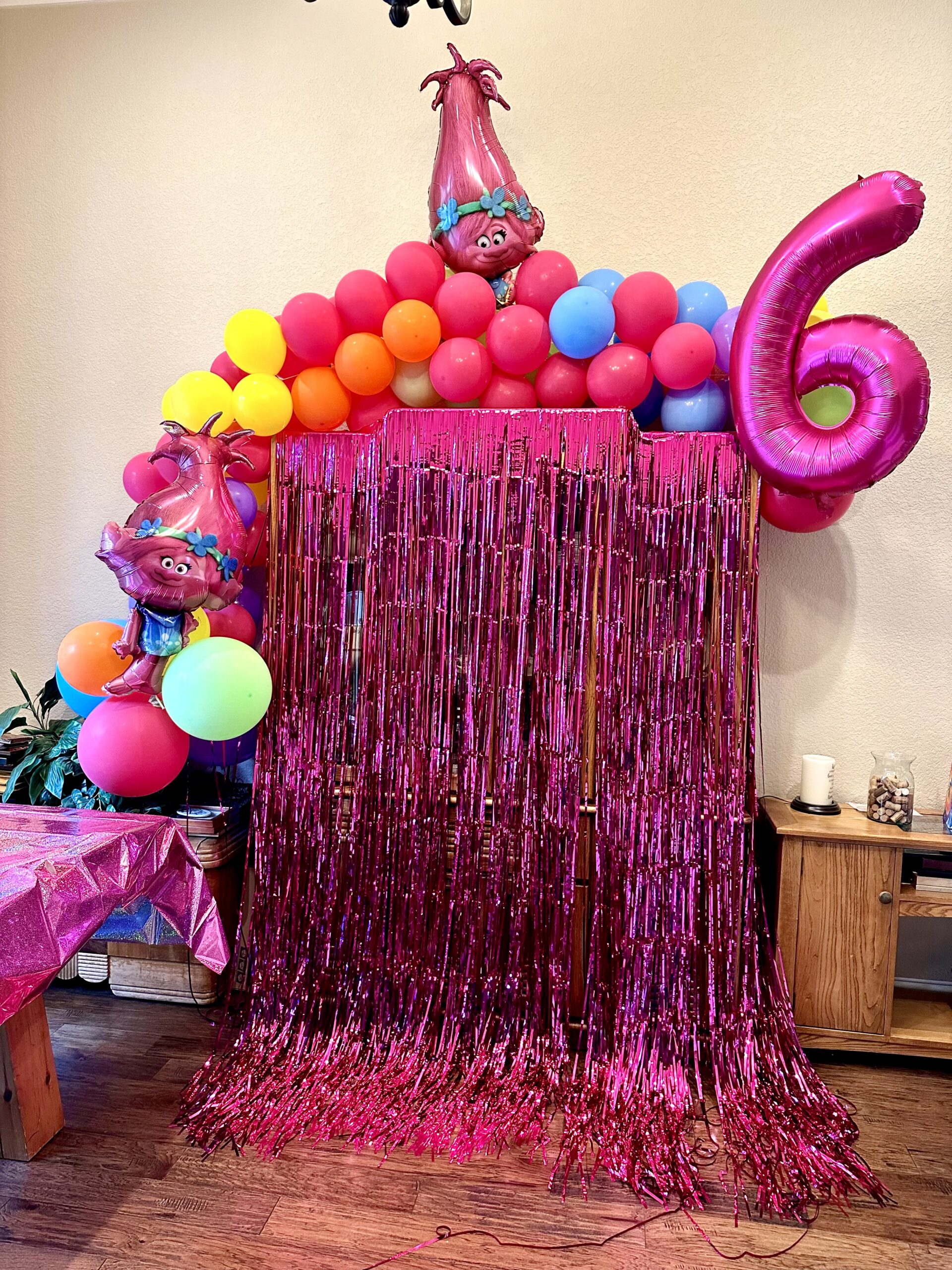 Trolls Half Balloon Arch